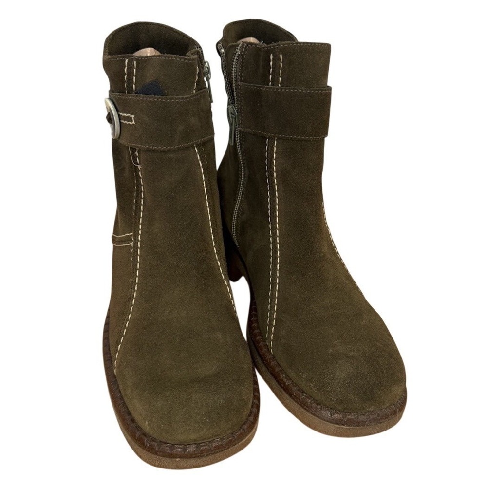 La Canadienne Waterproof Green Lug Sole Suede Stitched Boots Women's Size 9